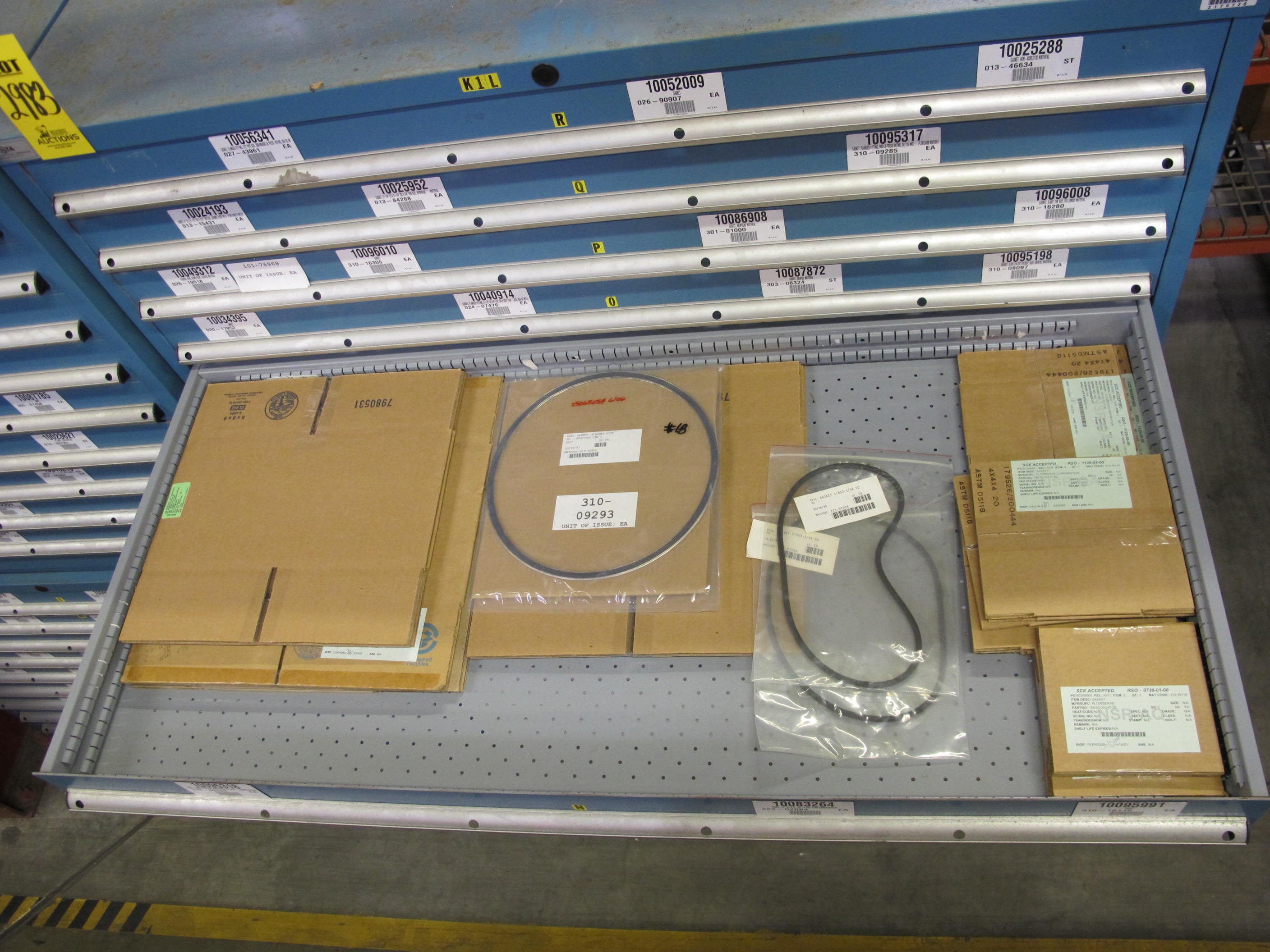 LISTA HEAVY DUTY 9-DRAWER PARTS CABINET W/ CONTENTS (W-50) LOADING & HANDLING FEE $25-